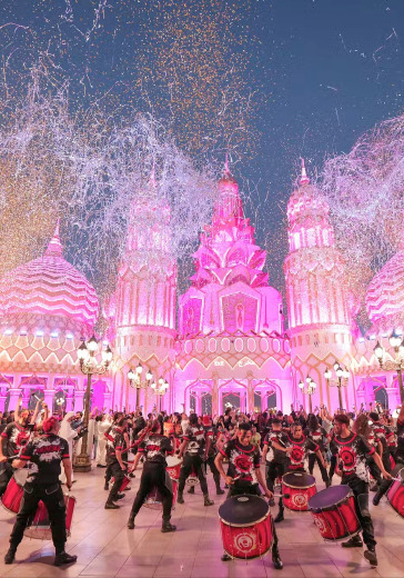 Visit Global Village + Stunt Show