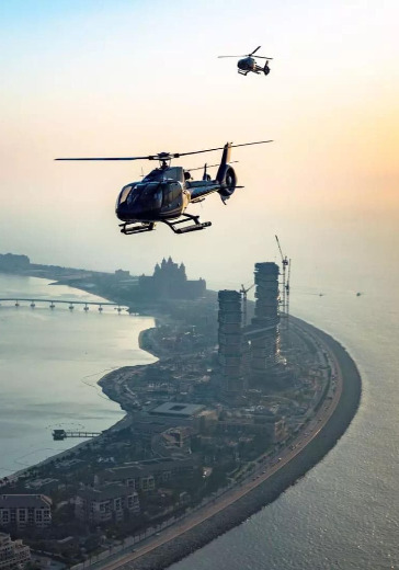 Helicopter Ride from Palm Jumeirah: Falcon City circuit